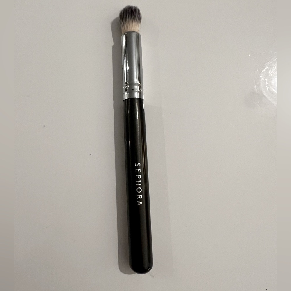 BRAND NEW Sephora Pro Shadow Brush